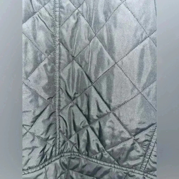 Lauren Ralph Lauren  jacket  Quilted snap front, wrists, and front pockets - Picture 4 of 10